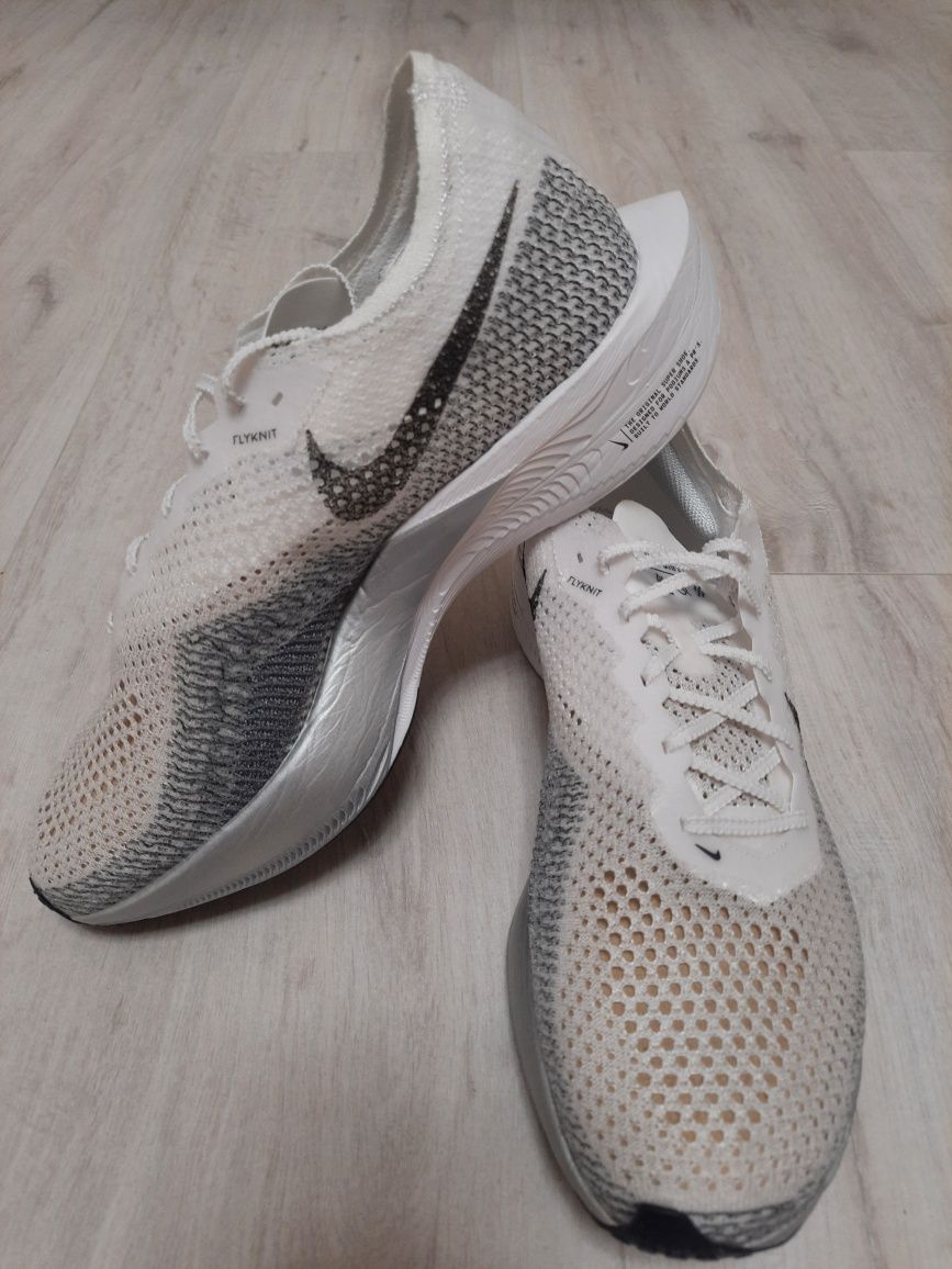 Оригінальні чоловічі кросівки для бігу Nike Vaporfly 3 (DV4129-100)