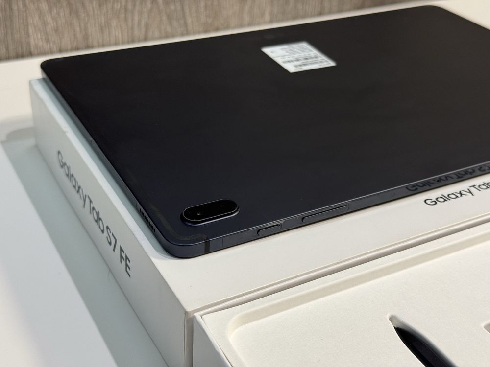 Планшет 12.4 Galaxy TAB S7 FE (LTE) + Smart cover case