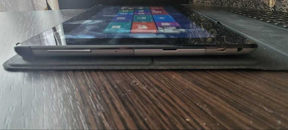 Планшет з клавіатурою Lenovo IdeaPad Miix 10 20284