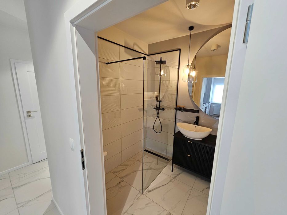 Nowoczesny apartament z balkonem – 60,53 m² –, centrum