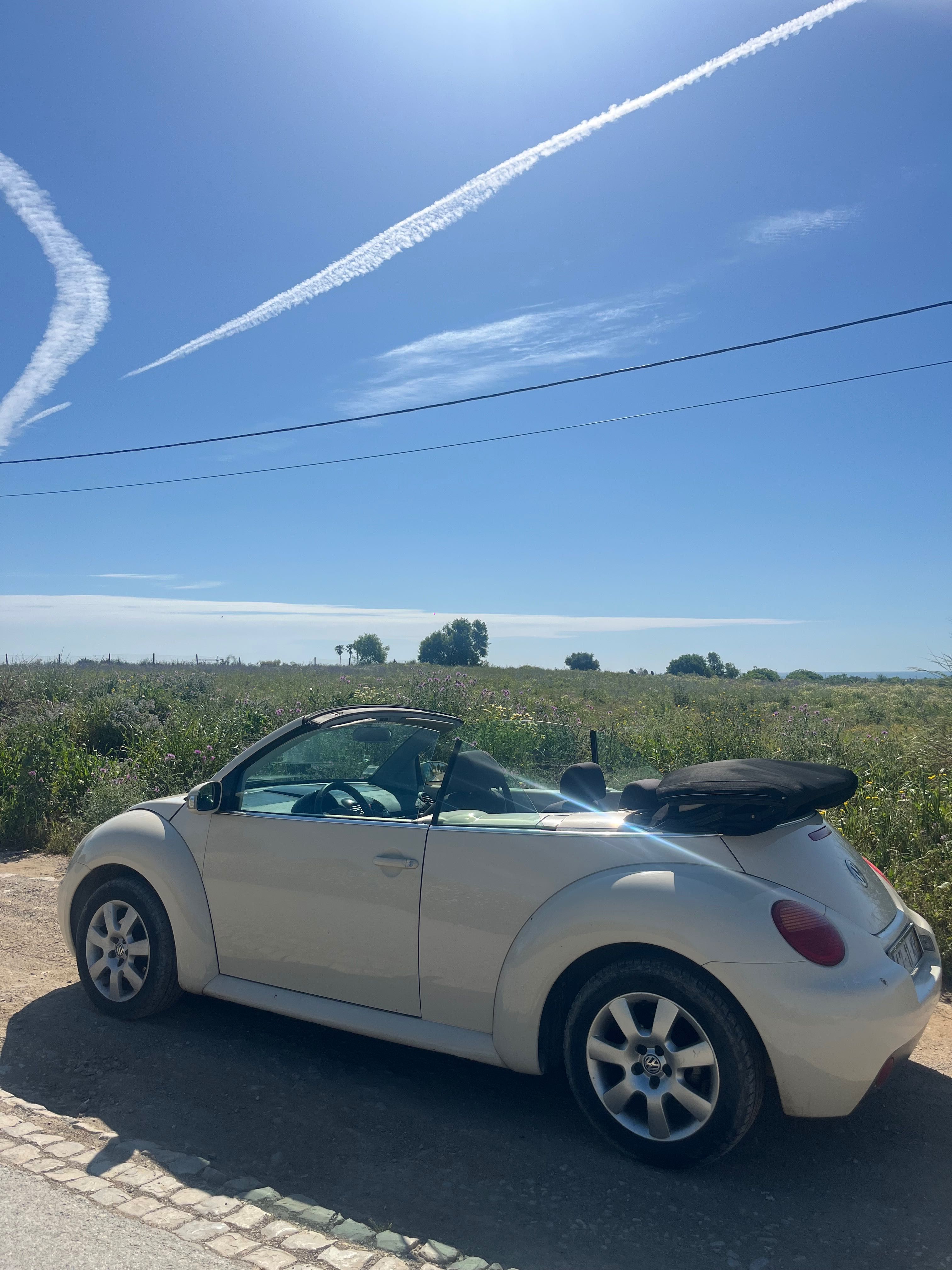 VW New Beetle Cabriolet 1.9 TDI (2004) – Edição Creme