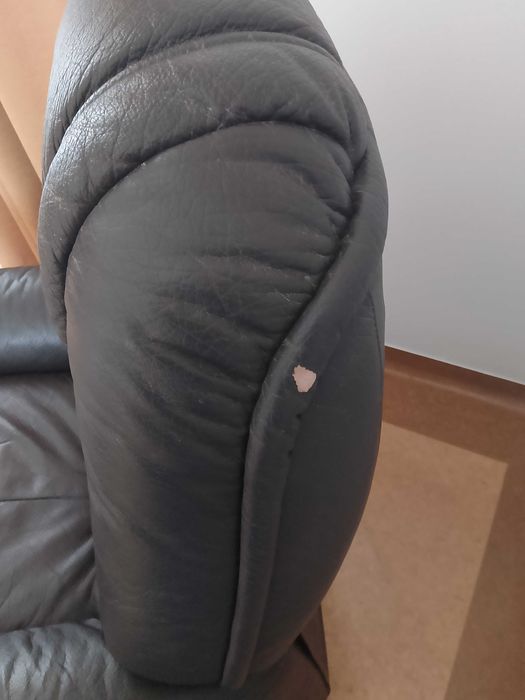 fotel z wysuwanym podnóżkiem, regulowane oparcie, skóra