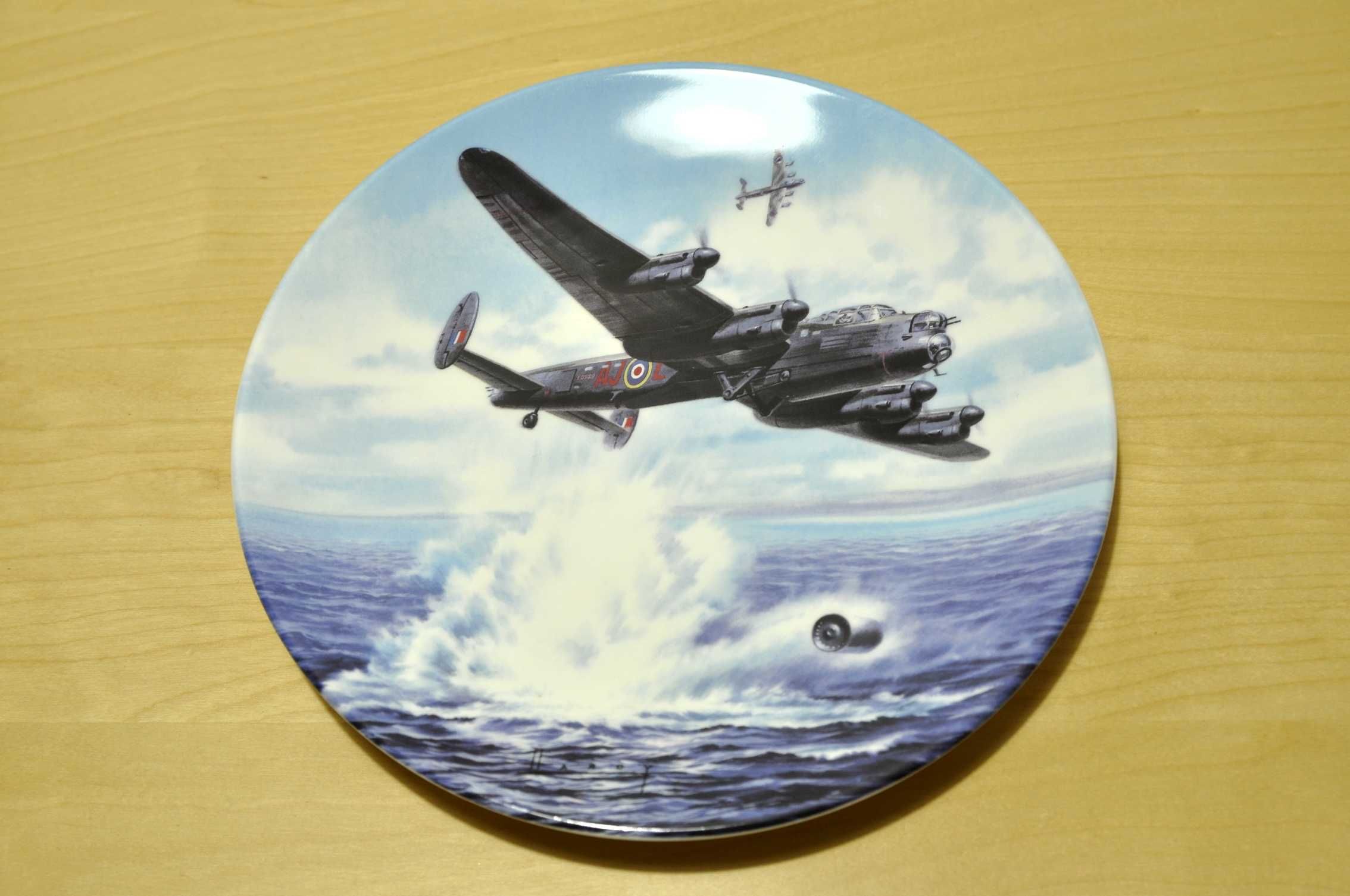 Royal Worcester talerz patera samolot bombowiec RAF Avro Lancaster