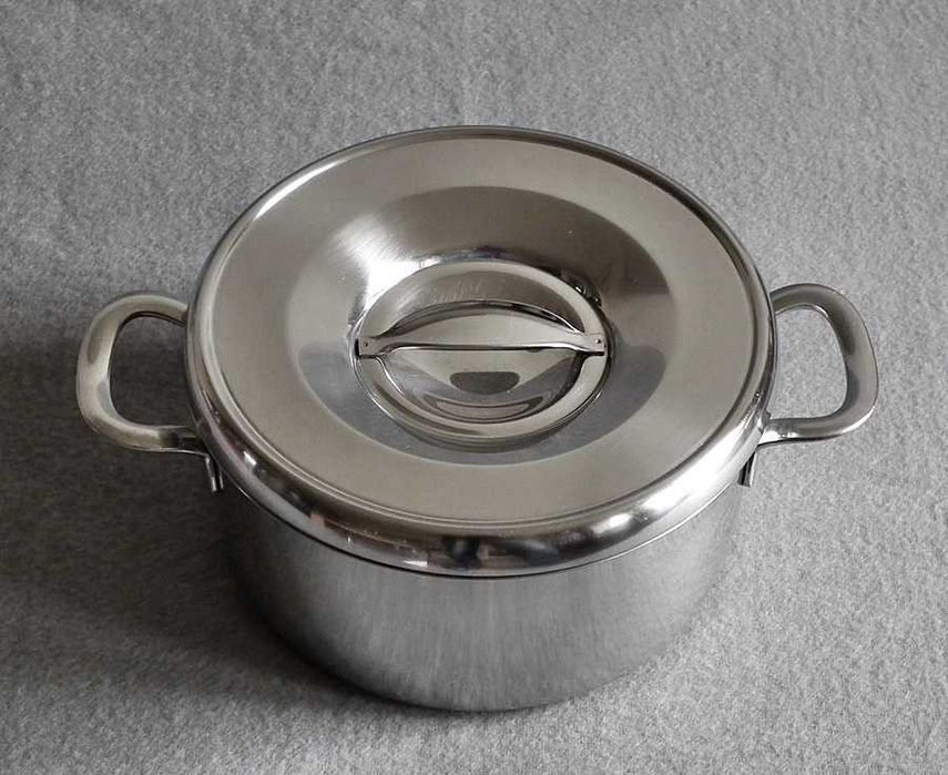 Niemiecki garnek WMF 20cm o pojemności 3,0l, z pokrywą