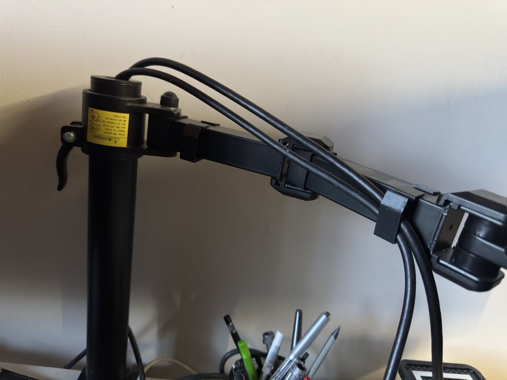 Monitor z uchwytem