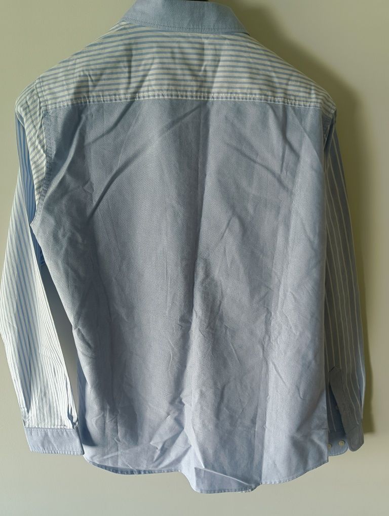 Camisa Slim fit azul e branco as riscas