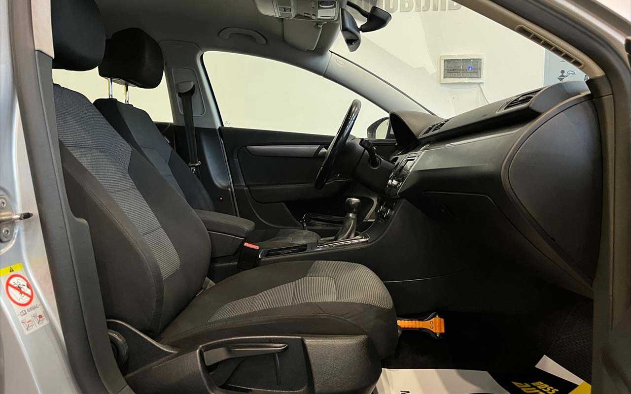 Volkswagen Passat 2011