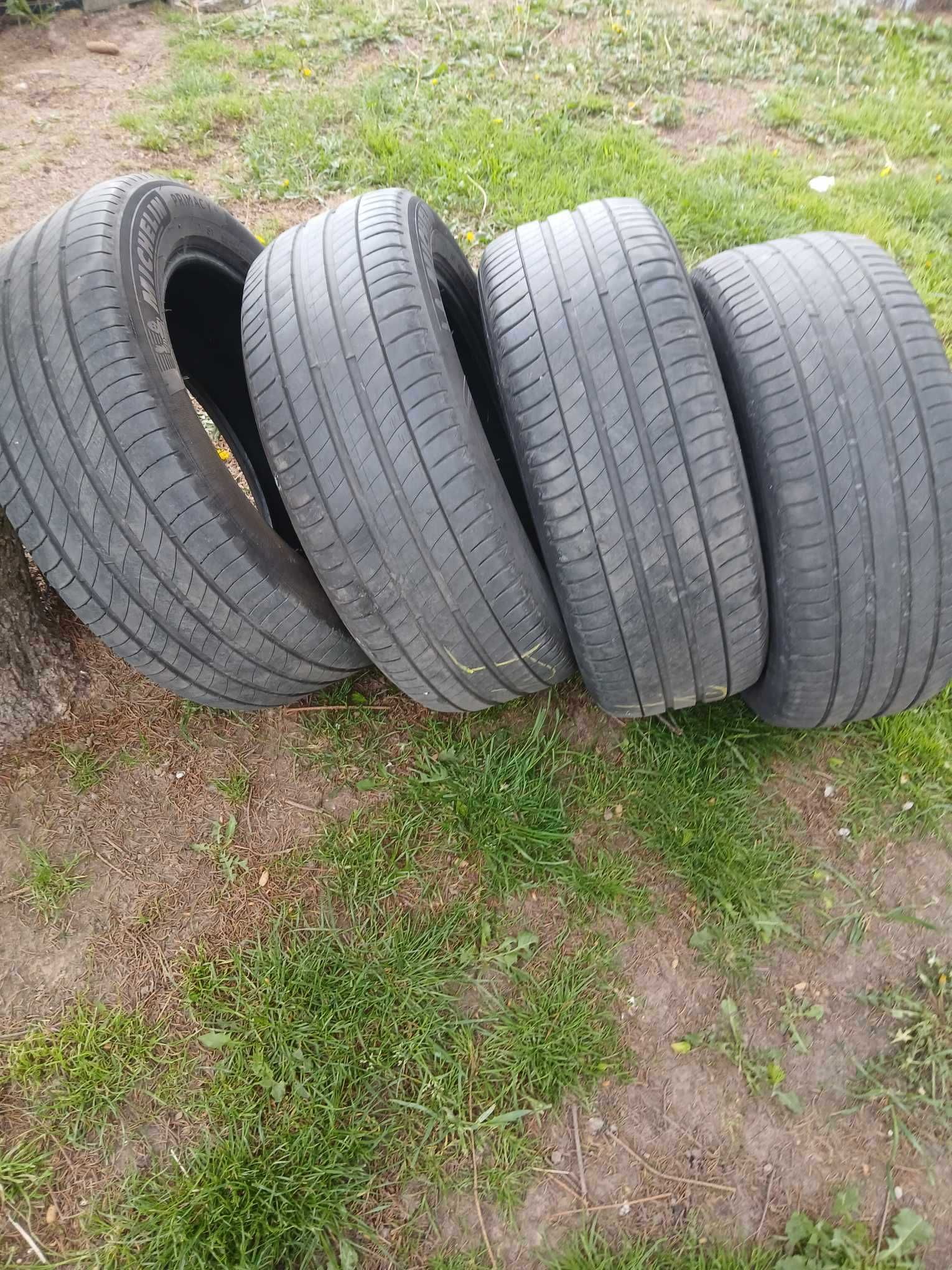 Sprzedam opony Michelin 225x55x17 letnie.