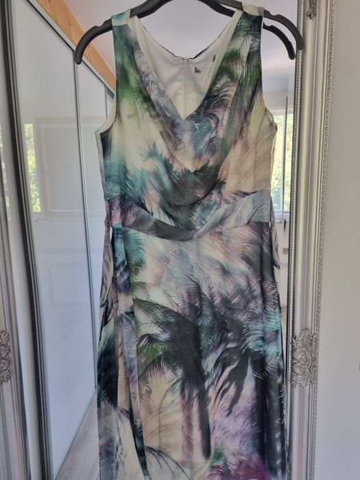 Sukienka z dekoltem typu woda, 38