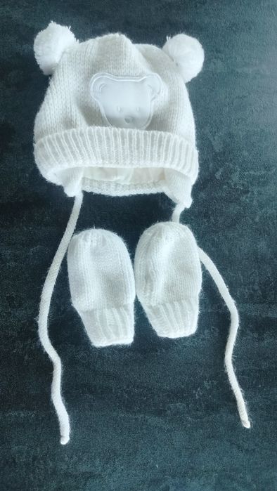 Wiązana czapka i rękawiczki firmy proman