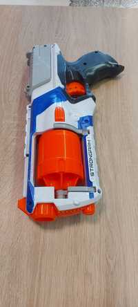 Pistolet NERF Strongarm