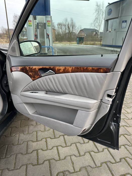 Продам мерс 211 2006р 2.7 диз автомат НЕРОЗМИНЕНА