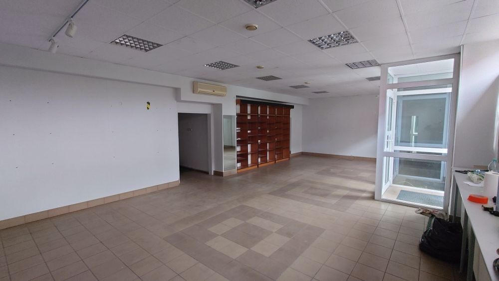 Lokal handlowo-usługowy 133 m² – parter, parking, duże witryny – świet