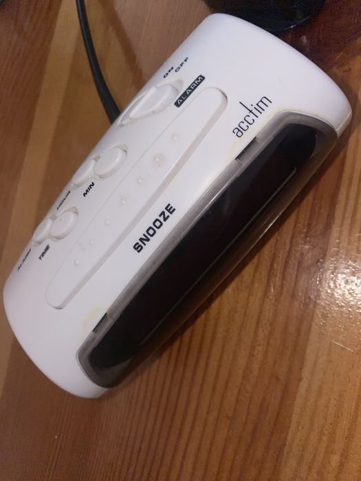 Mały budzik podręczny wielkości telefonu baterie/zasilacz ACCTIM