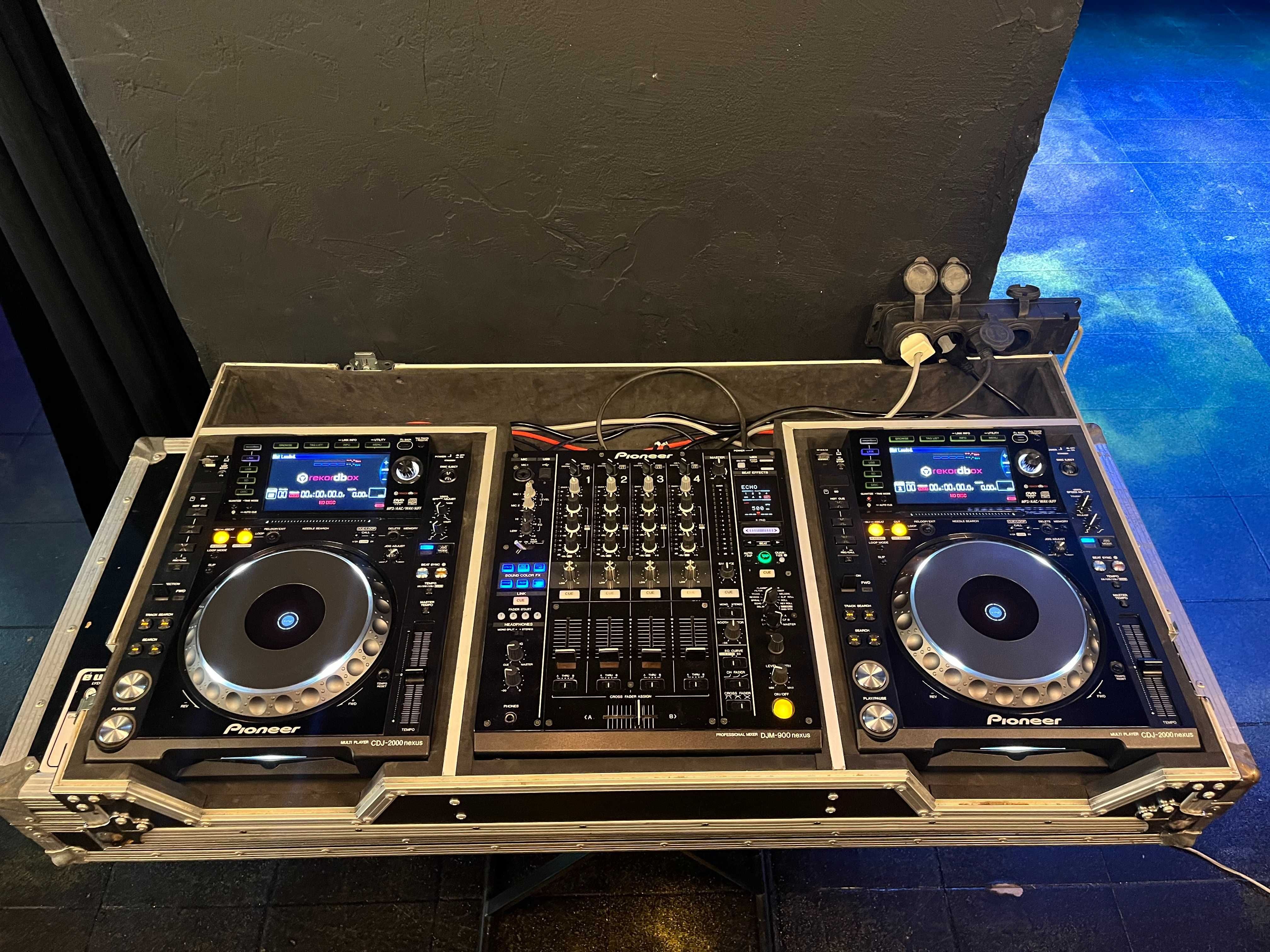 PIONEER DJ: 2x CDJ-2000 nexus + DJM-900 nexus + Case
