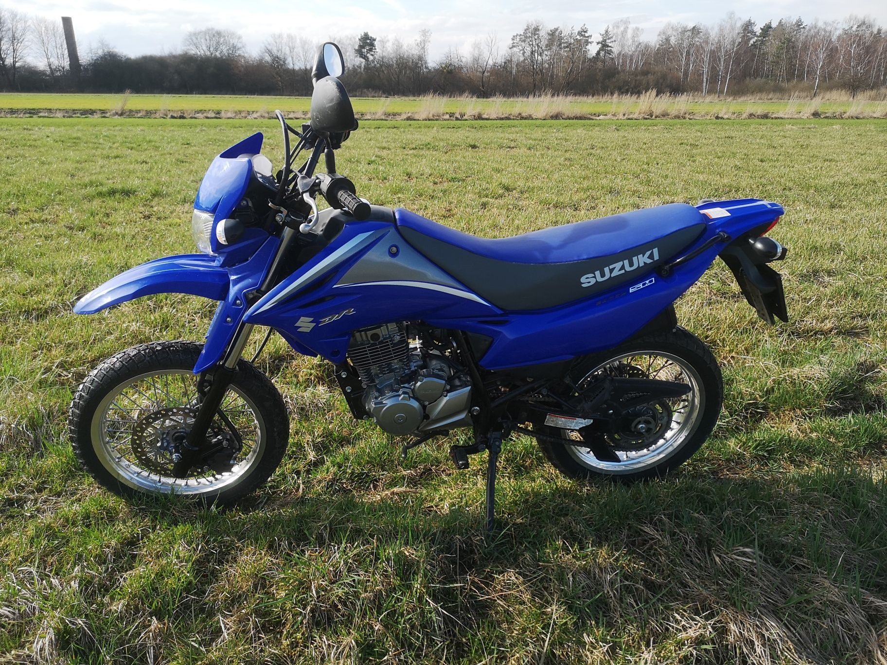 Suzuki dr 125 sm motocykl