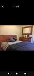 Conjunto de quarto madeira maciça com cama casal, mesas cabeceira etc