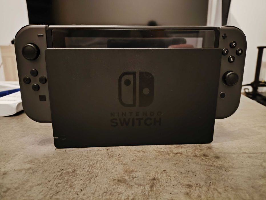 Nintendo Switch (Modelo HAC-001) + Bolsa Oficial