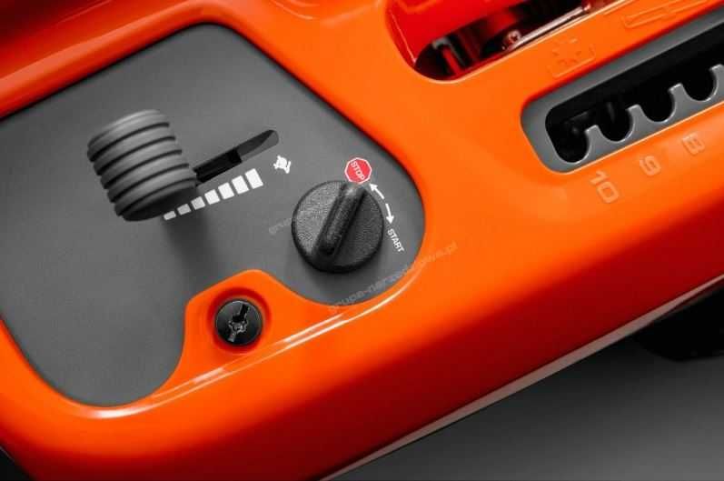 Traktorek Ogrodowy Kosiarka Husqvarna 214TC Moc 18KM