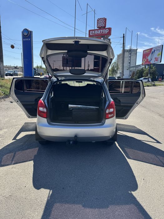 Авто skoda fabia 2011 1.2