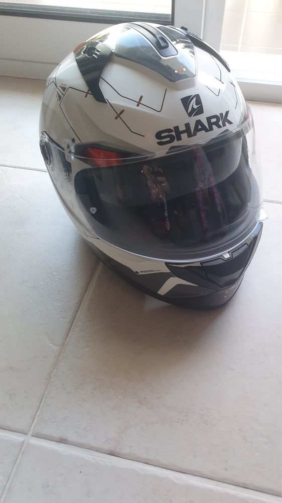 Capacete shark tamanho L como novo usado poucas vezes