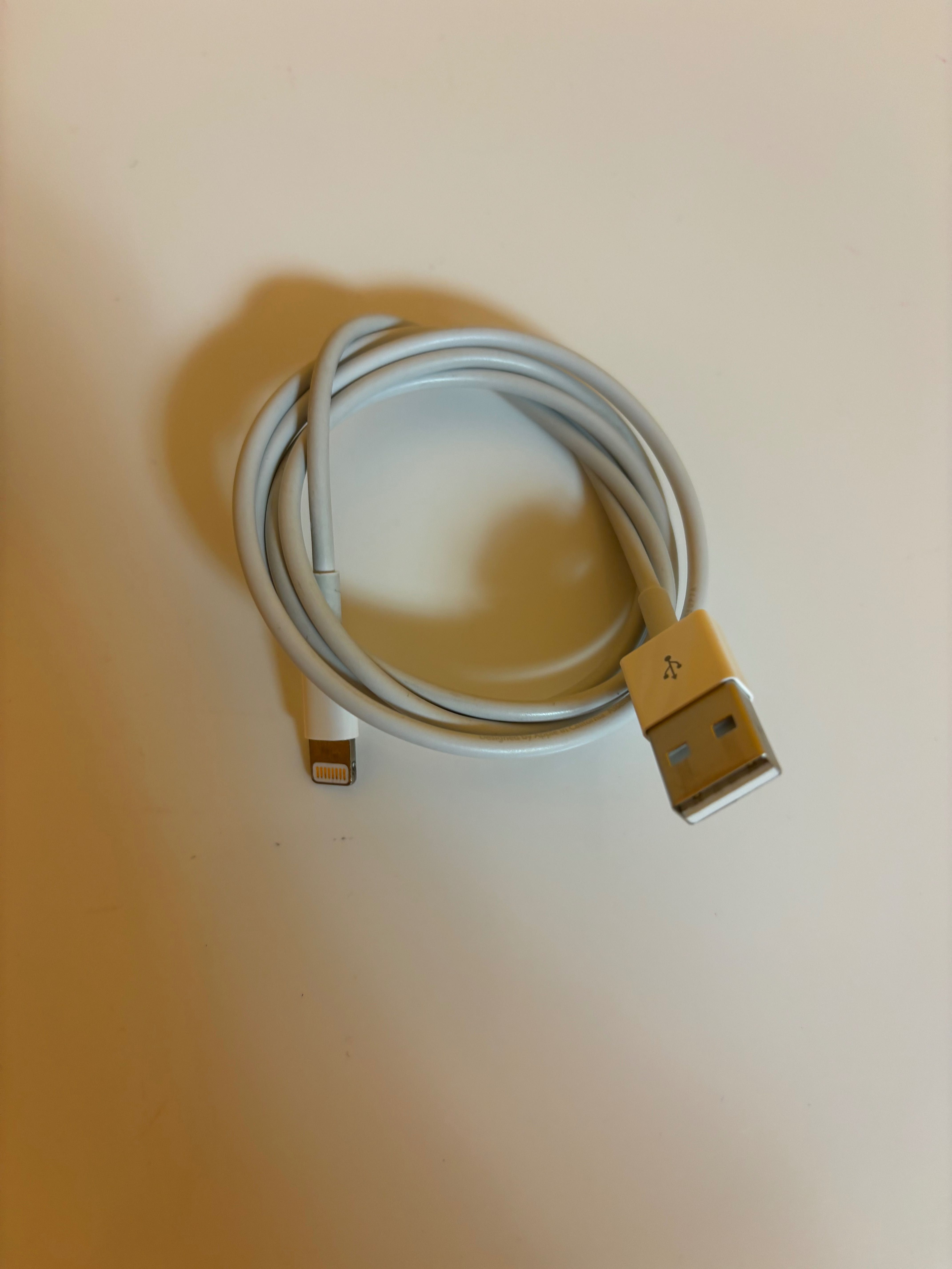 Лот PowerBank повербанк 5000mAh Lightning для iPhone + 2 кабеля