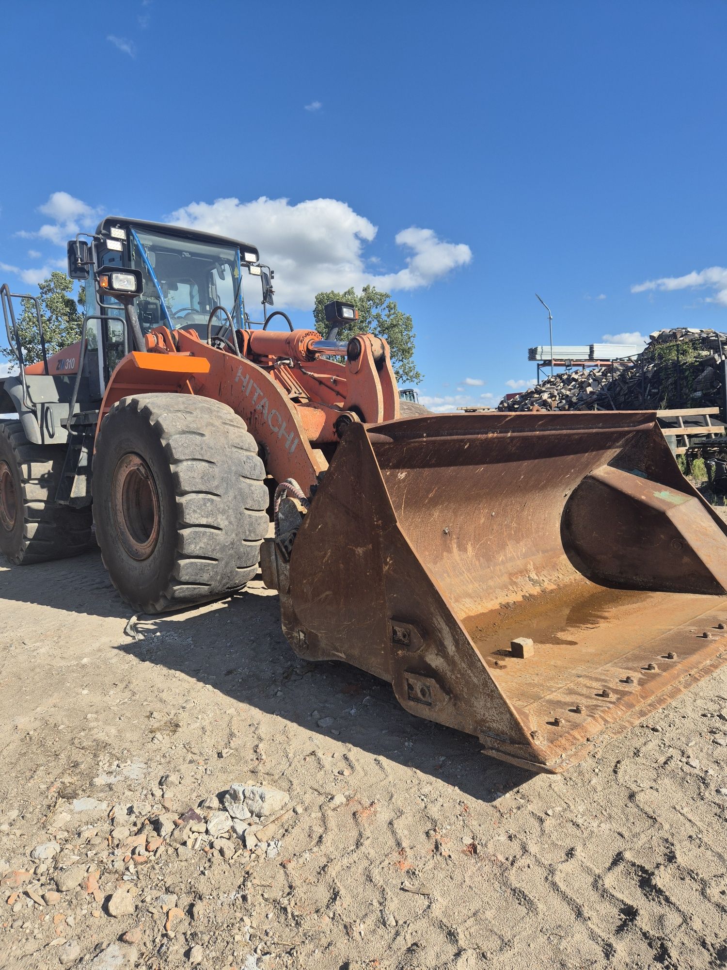 Ładowarka Hitachi zw310 z 2013r zamiana