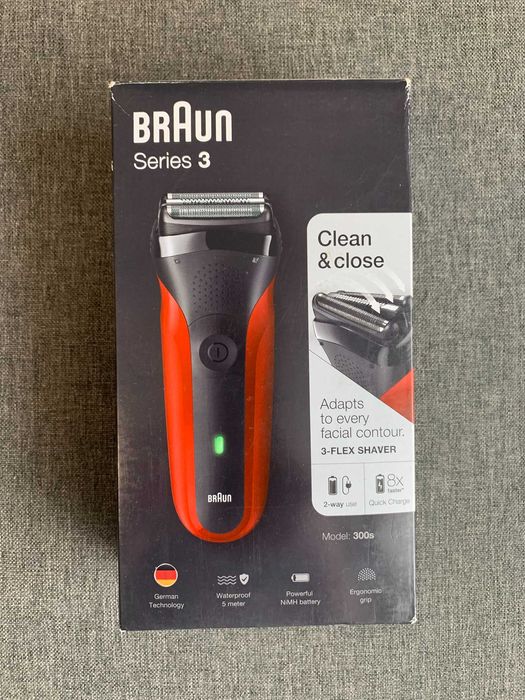 Бритва акумуляторна Braun Series 3 300