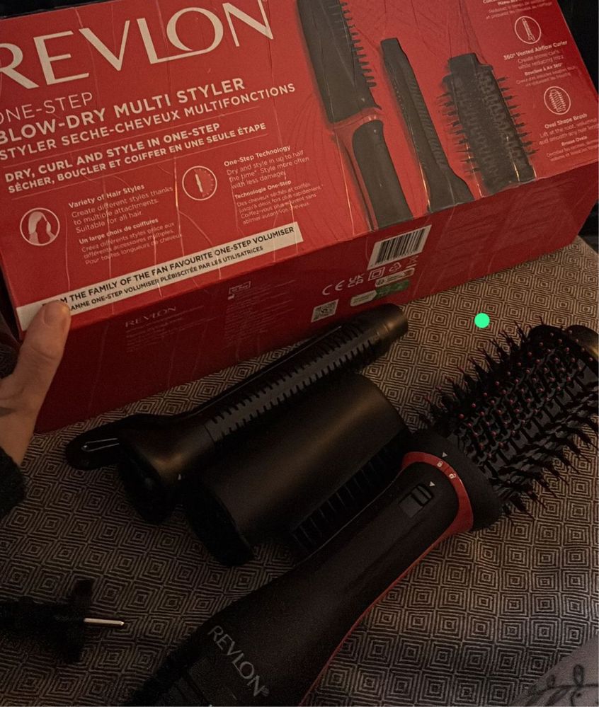 Escova secadora revlon one-step