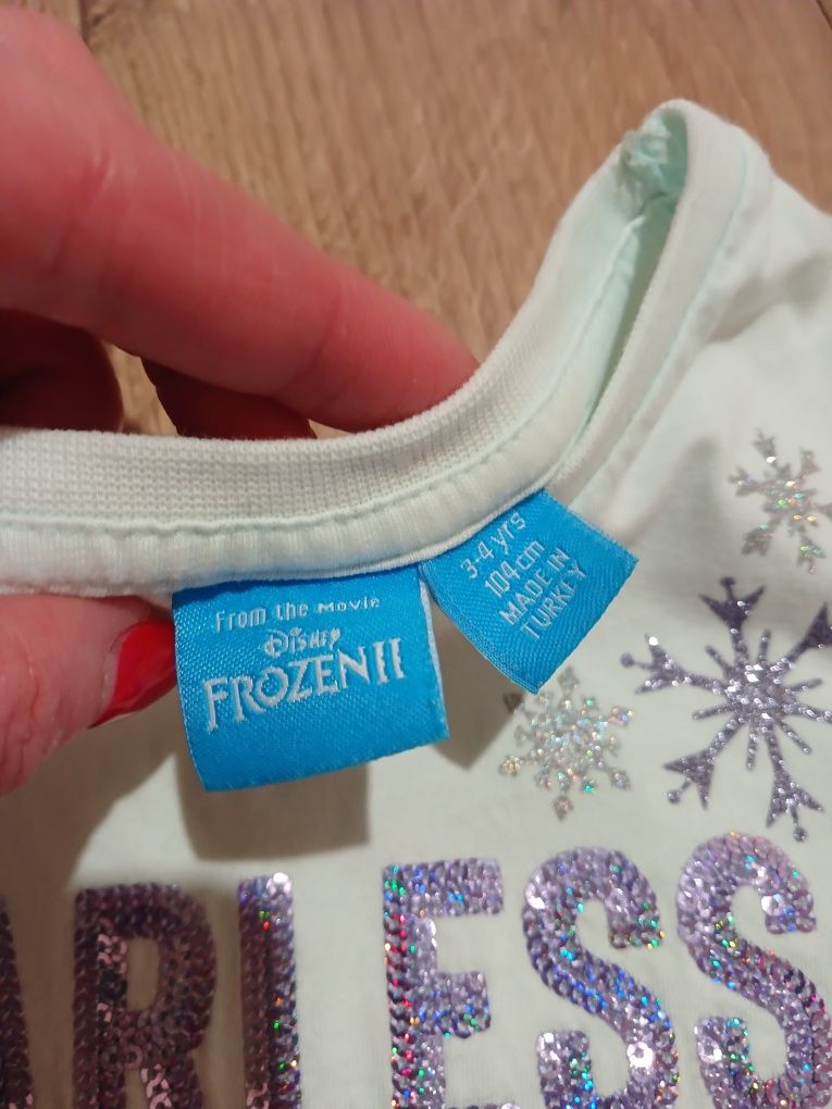 Святкова футболочка Frozen 104 розмір (є дві шт)
