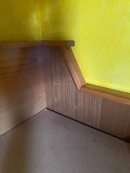 Estrutura em madeira maciça para cama de solteiro