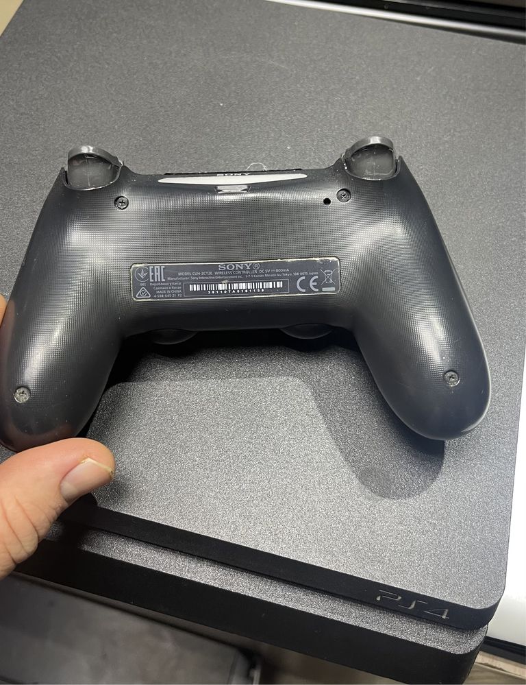 Продам ігрову  приставку sony ps 4 slim 1тб