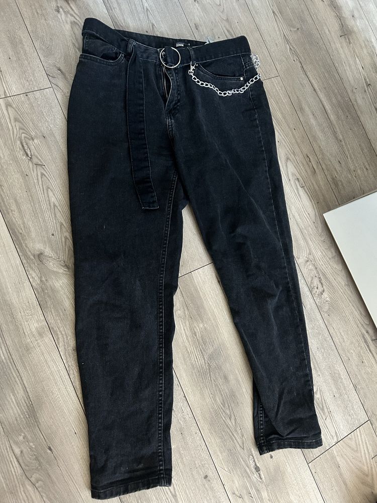 czarne jeansy sinsay