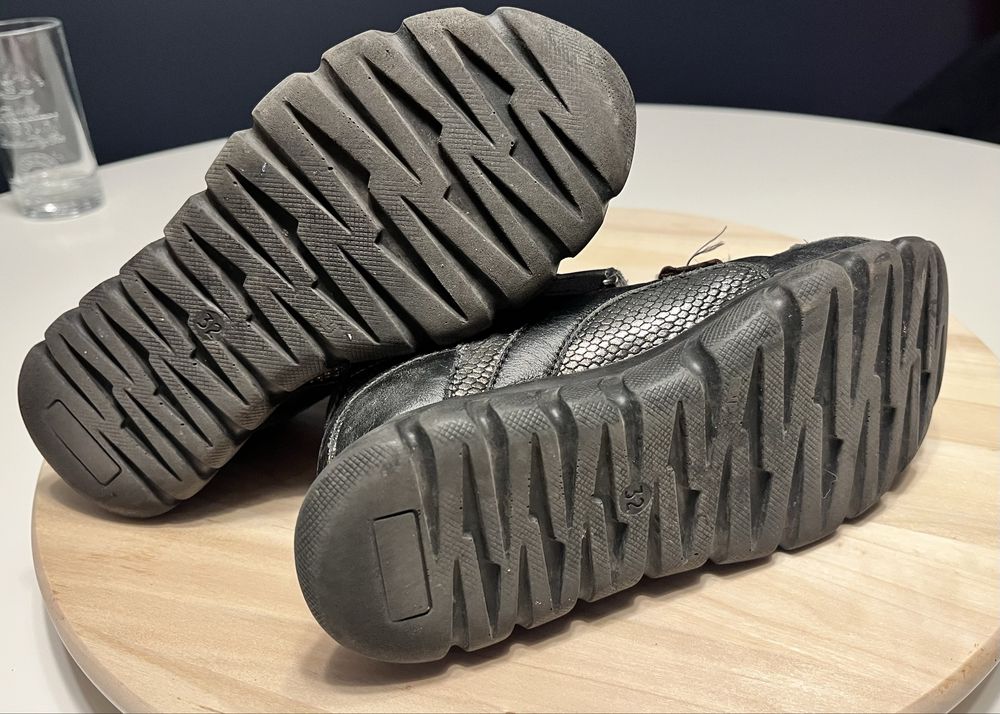 Buty dziewczęce.