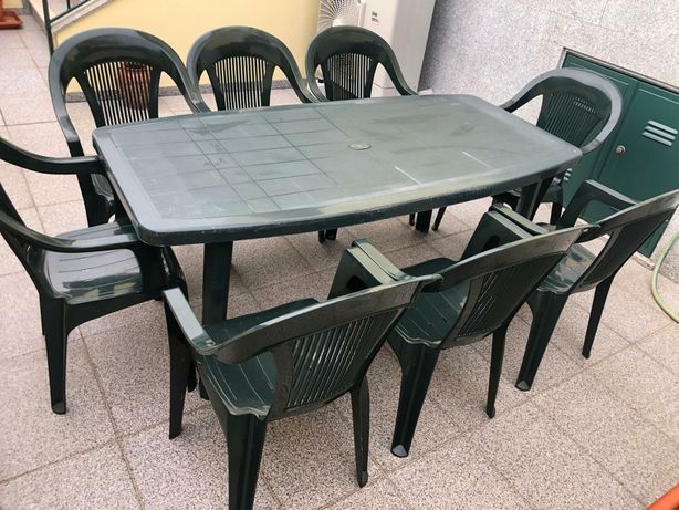 Mesa de Jardim + 8 cadeiras