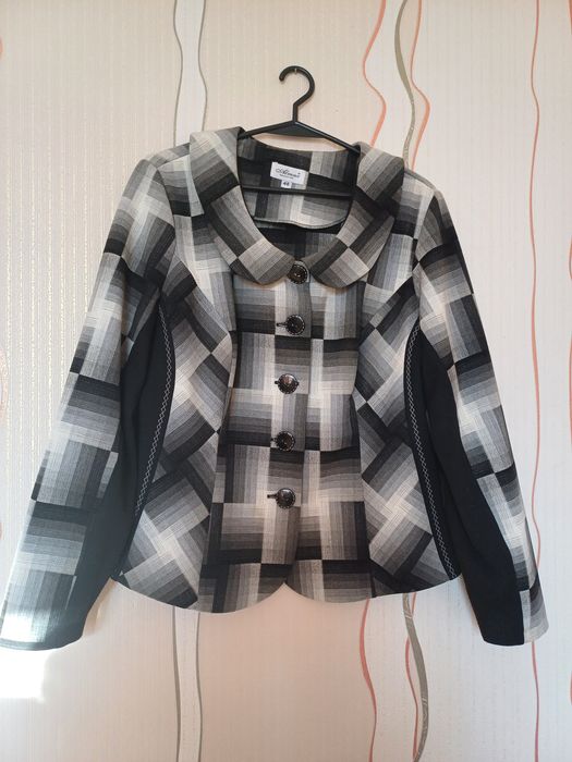 Женский черный нарядный костюм. Пиджак элегантный. размер 50-54