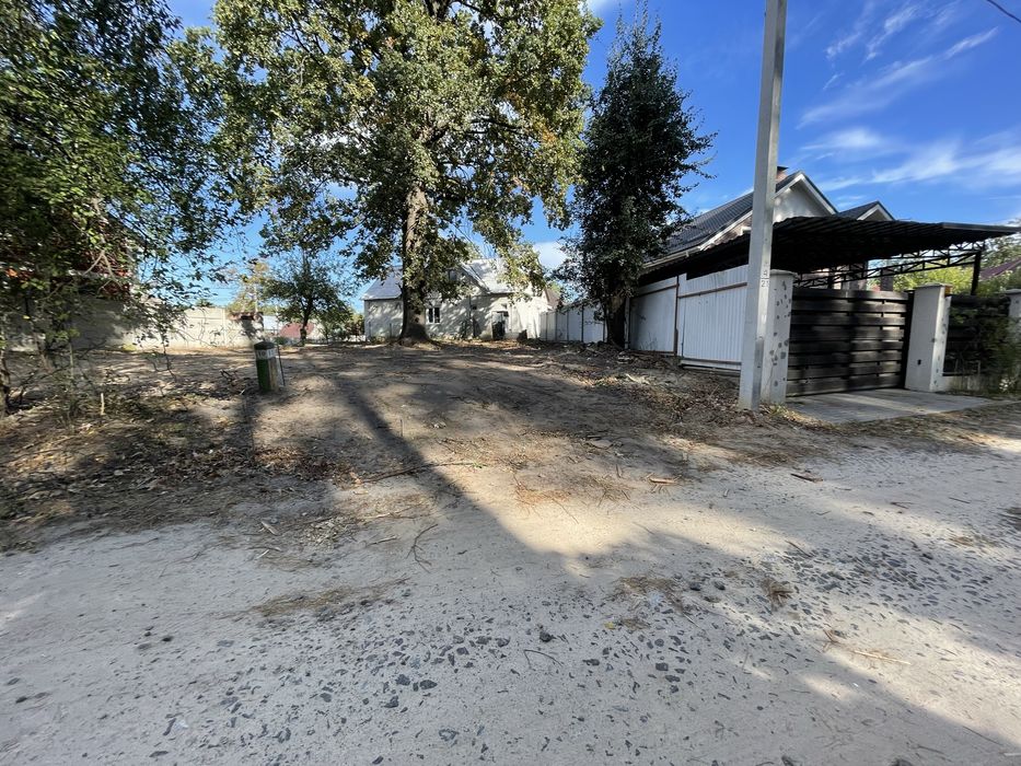 Двофасадна ділянка під будівництво!