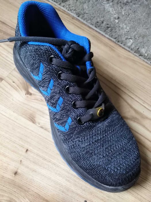 Buty sportowe męskie.