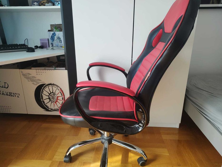 Sprzedam dwa krzesła do biurka, młodzieżowe, 45 zł każde