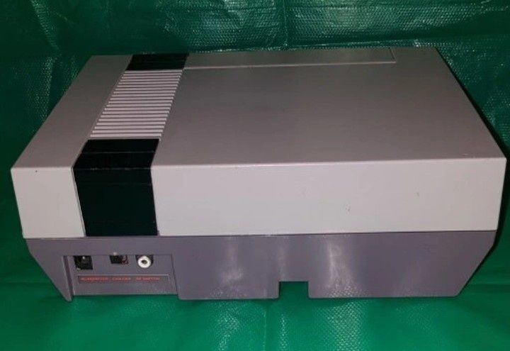 Nintendo Entertainment System NES-001.