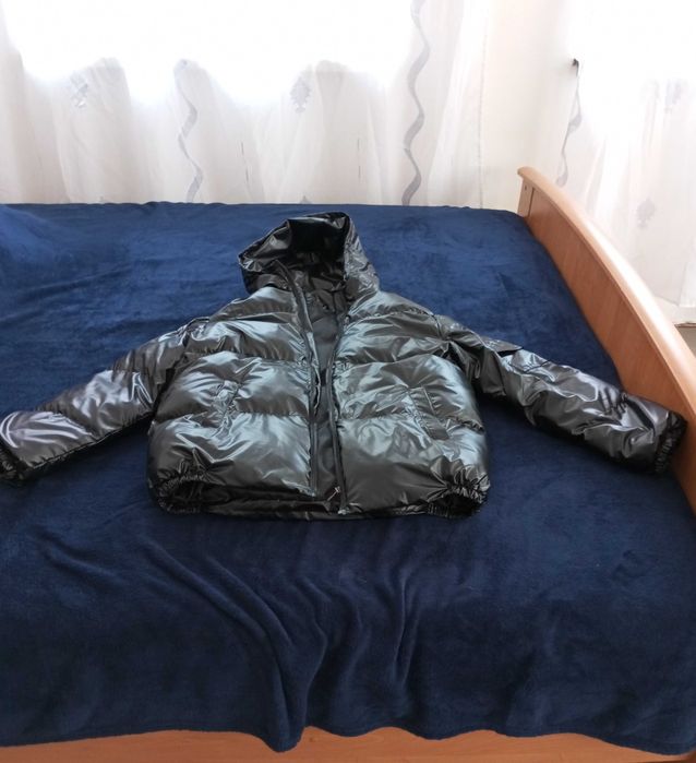 Продам абсолютно новую мужскую  курточку на рост от 160 до 180