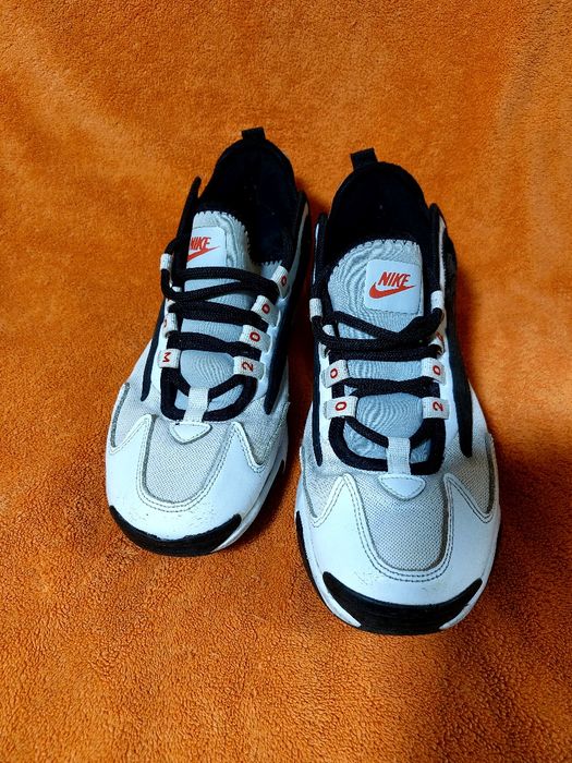 Кросівки Nike 200М