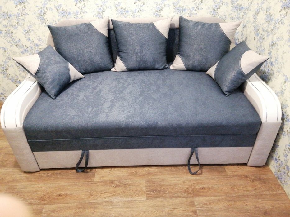 (Ідеальний стан) Продам якісний ортопедичний диван