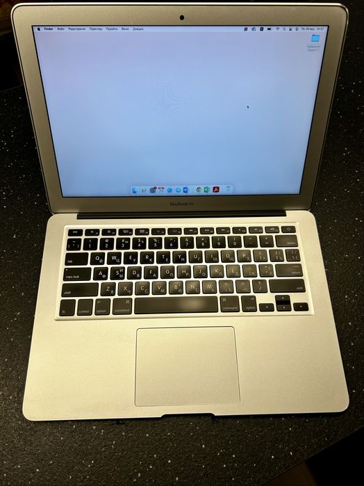 Apple MacBook Air 13” (2017)