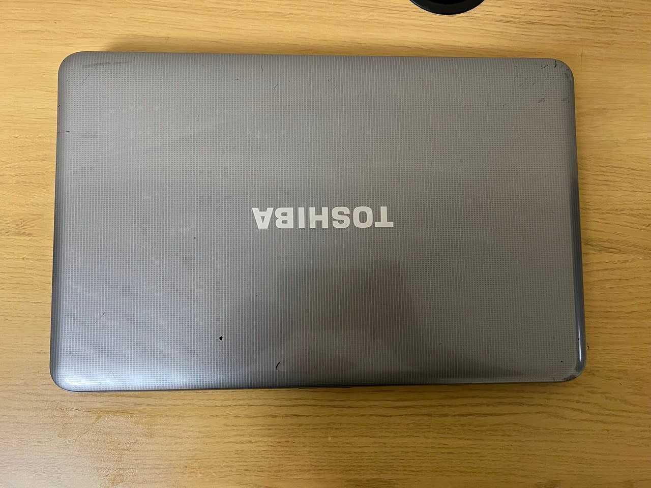 Toshiba Satellite L855 Intel i5-3230 RAM 8Gb HDD500Gb Плями на Екрані