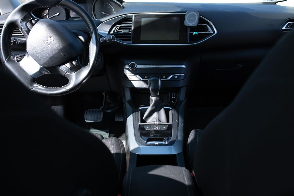 Peugeot 308 /2.0 /автомат