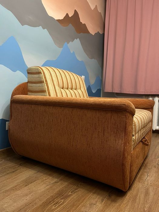 Крісло в чудовому стані, як нове.