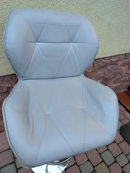 Крісло візажиста стілець бровиста для майстрів барний стілець