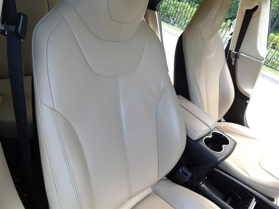Tesla Model S      2015