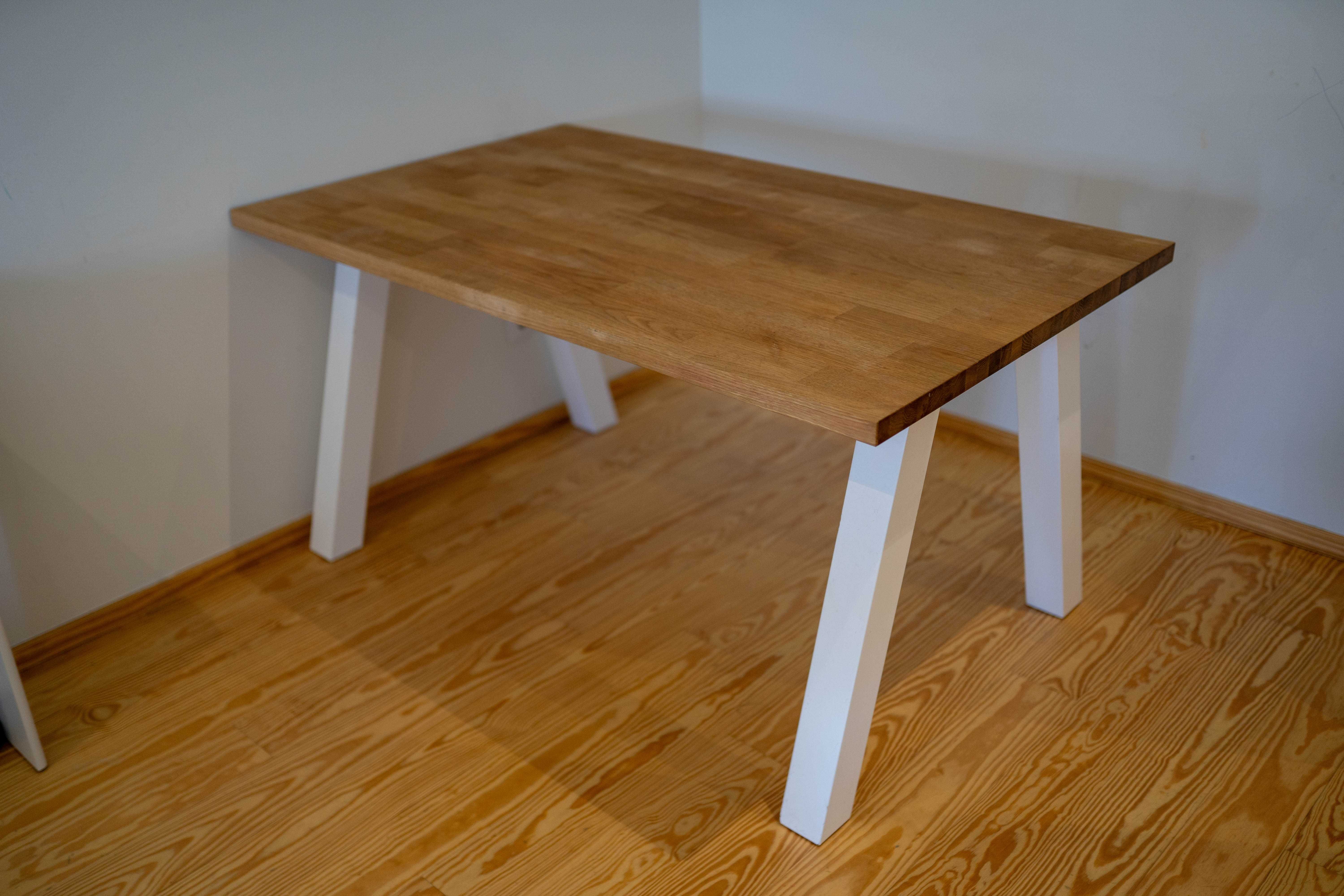 Mesa de Jantar JYSK em ótimo estado